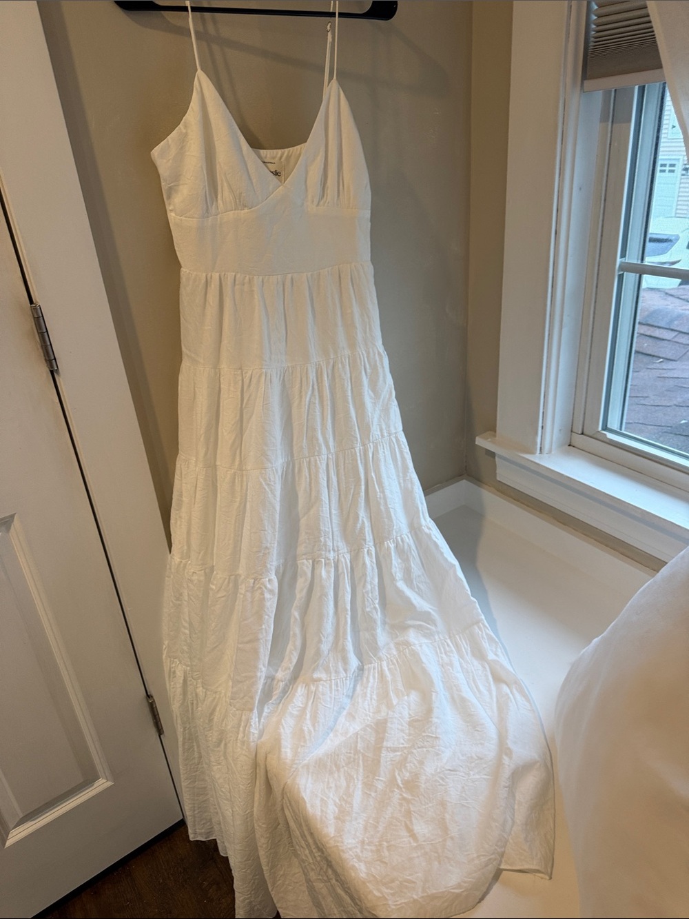 Selfie Leslie White Tiered Spaghetti-Strap Maxi Dress